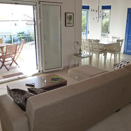 Pilias Villa *